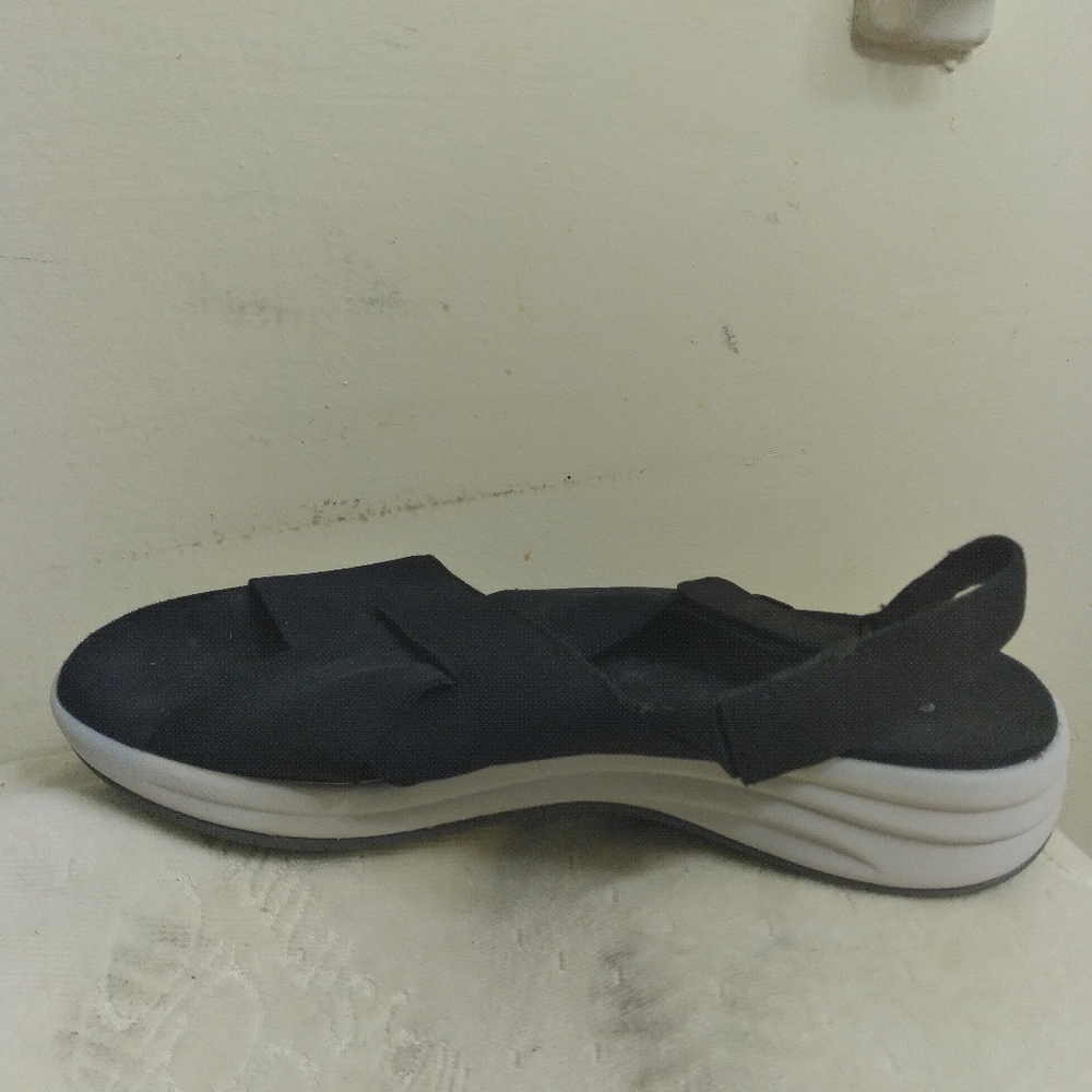 Women's EASY SPIRIT Black Sandals Size 8 - Picture 7 of 16